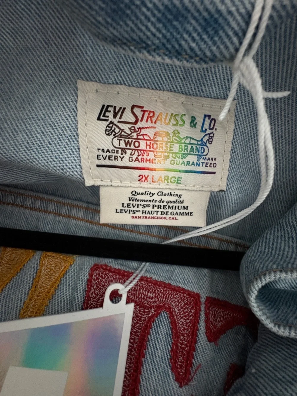 NWT Levis Embroidered Light Wash Jean Denim Jacket - Pride 2022 - Picture 4 of 7
